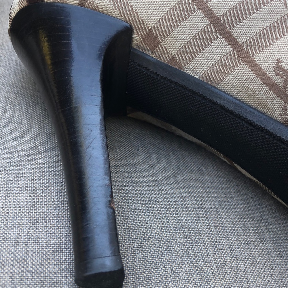 BURBERRY Signature Plaid Loafer Pump - Picture 10 of 12